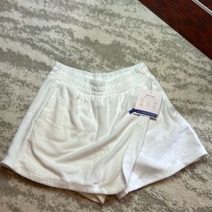 Athleta Bottoms!! White Shorts!! Girls Size L/12!